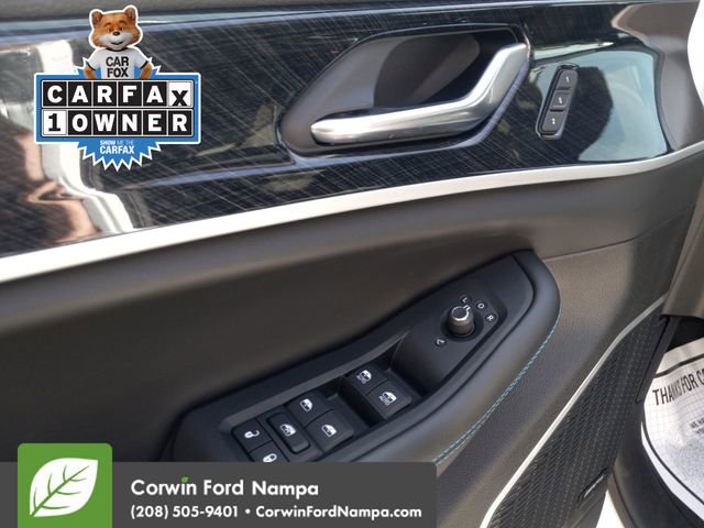 Used 2024 Jeep Grand Cherokee Trailhawk AWD/4WD image 11