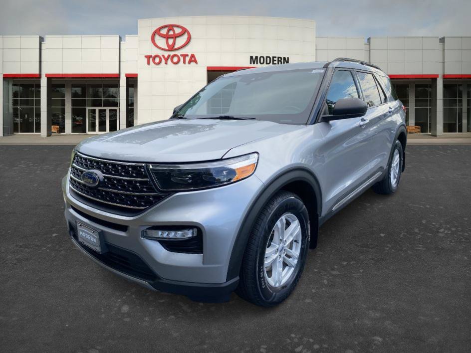Used 2021 Ford Explorer XLT w/ Equipment Group 202A AWD/4WD image 1