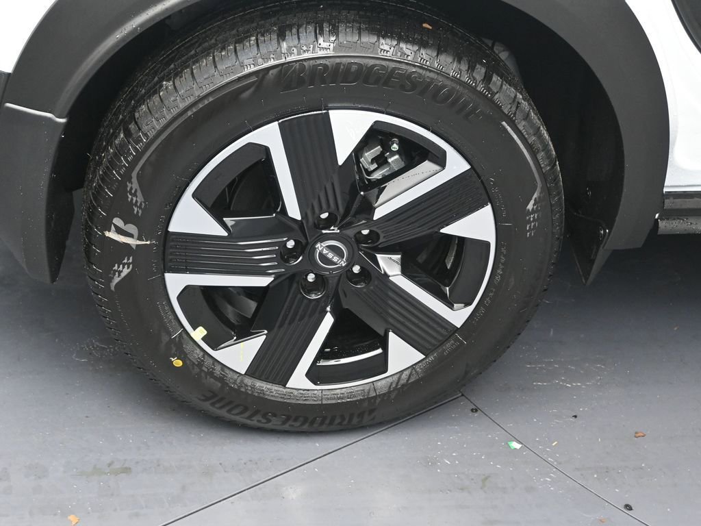 New 2026 Nissan Kicks SV w/ Cold Weather Package AWD/4WD image 5