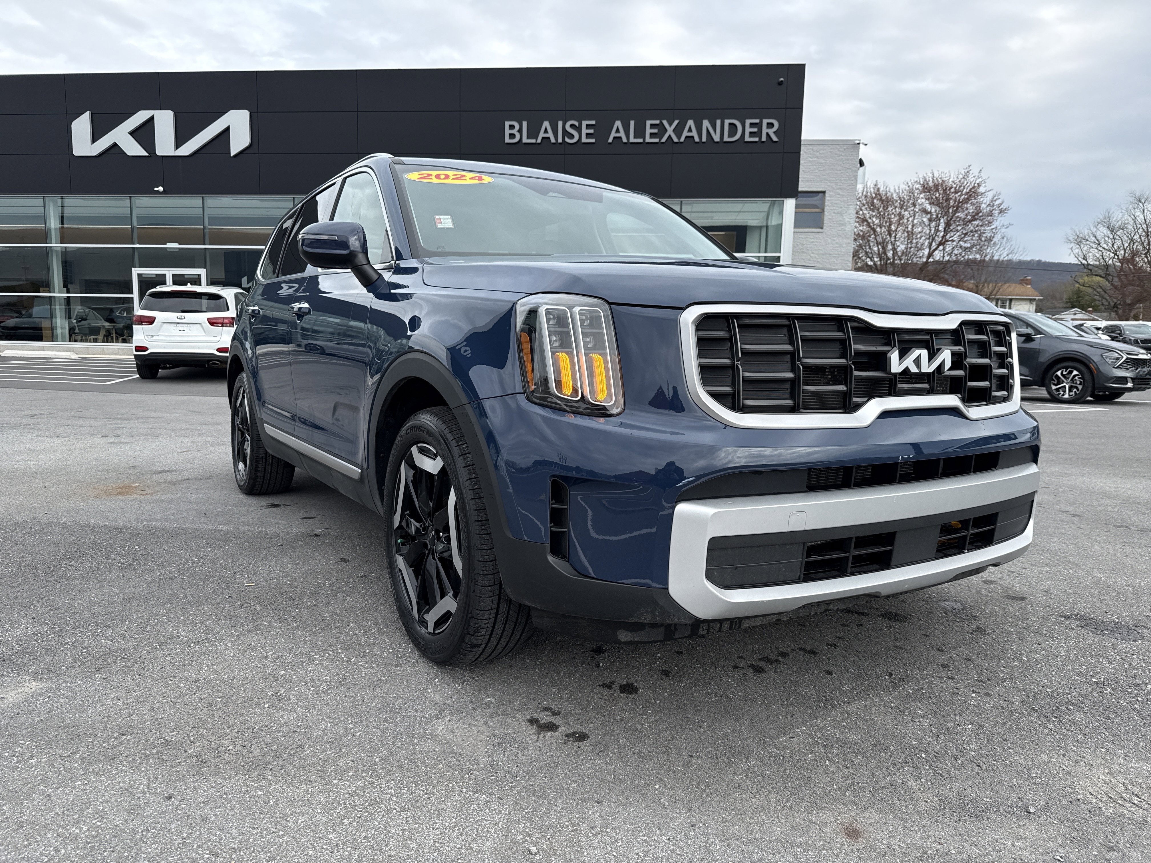 Used 2024 Kia Telluride S w/ S Sunroof Package image 1