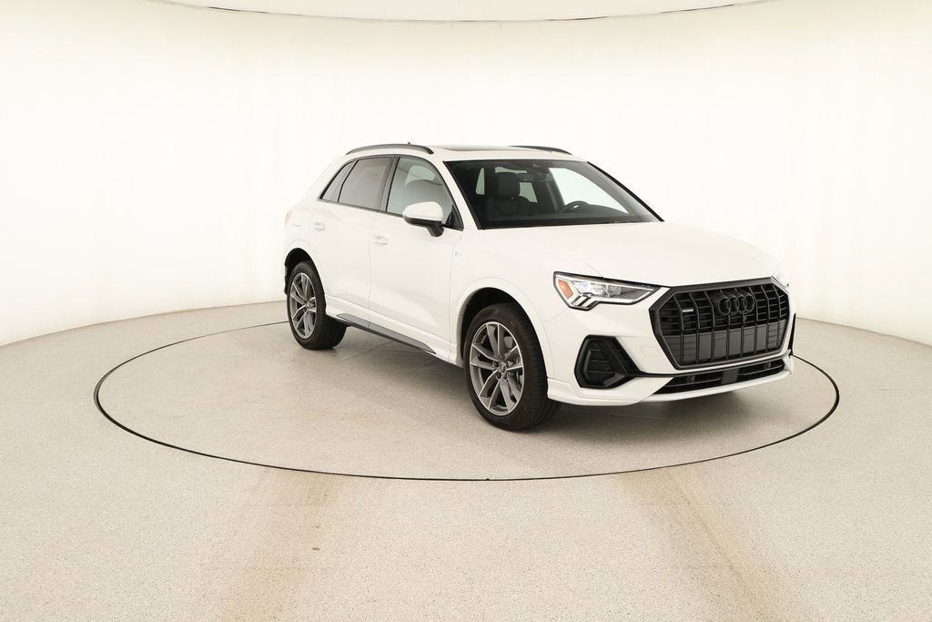 Certified 2025 Audi Q3 2.0T Premium w/ Convenience Package AWD/4WD image 9