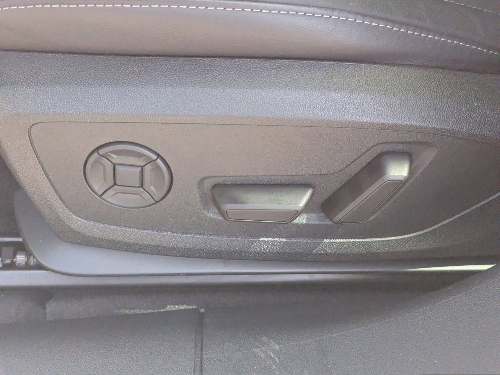 Used 2025 Audi A6 e-tron Prestige w/ Black Warm Weather Package image 24