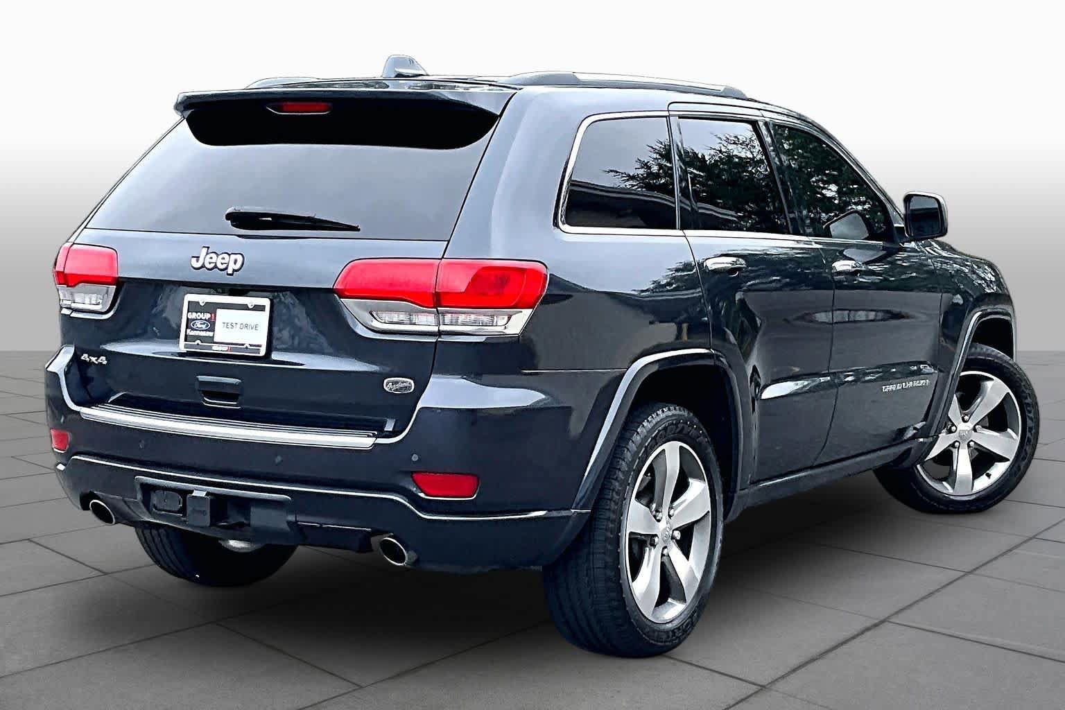 Used 2014 Jeep Grand Cherokee Overland w/ Advanced Technology Group AWD/4WD image 12