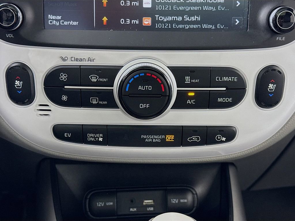 Used 2016 Kia Soul EV + w/ Sun & Fun Package image 20