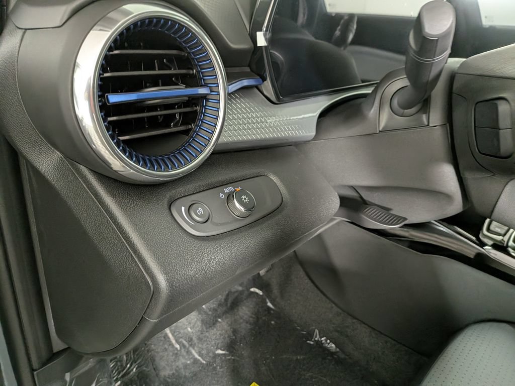 New 2026 Chevrolet Trax LT w/ Driver Confidence Package FWD image 16