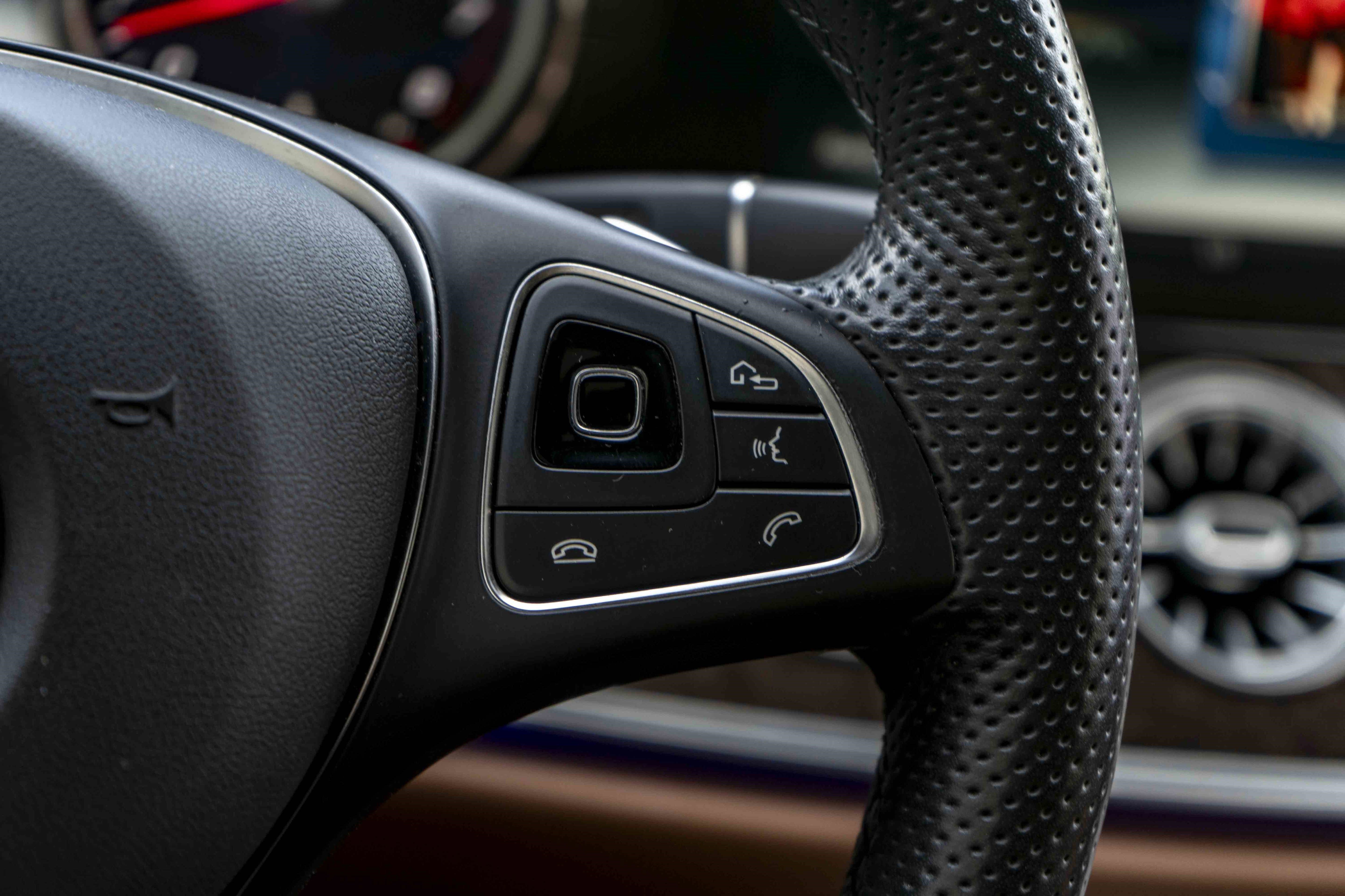 Used 2018 Mercedes-Benz E 400 E 400 image 21