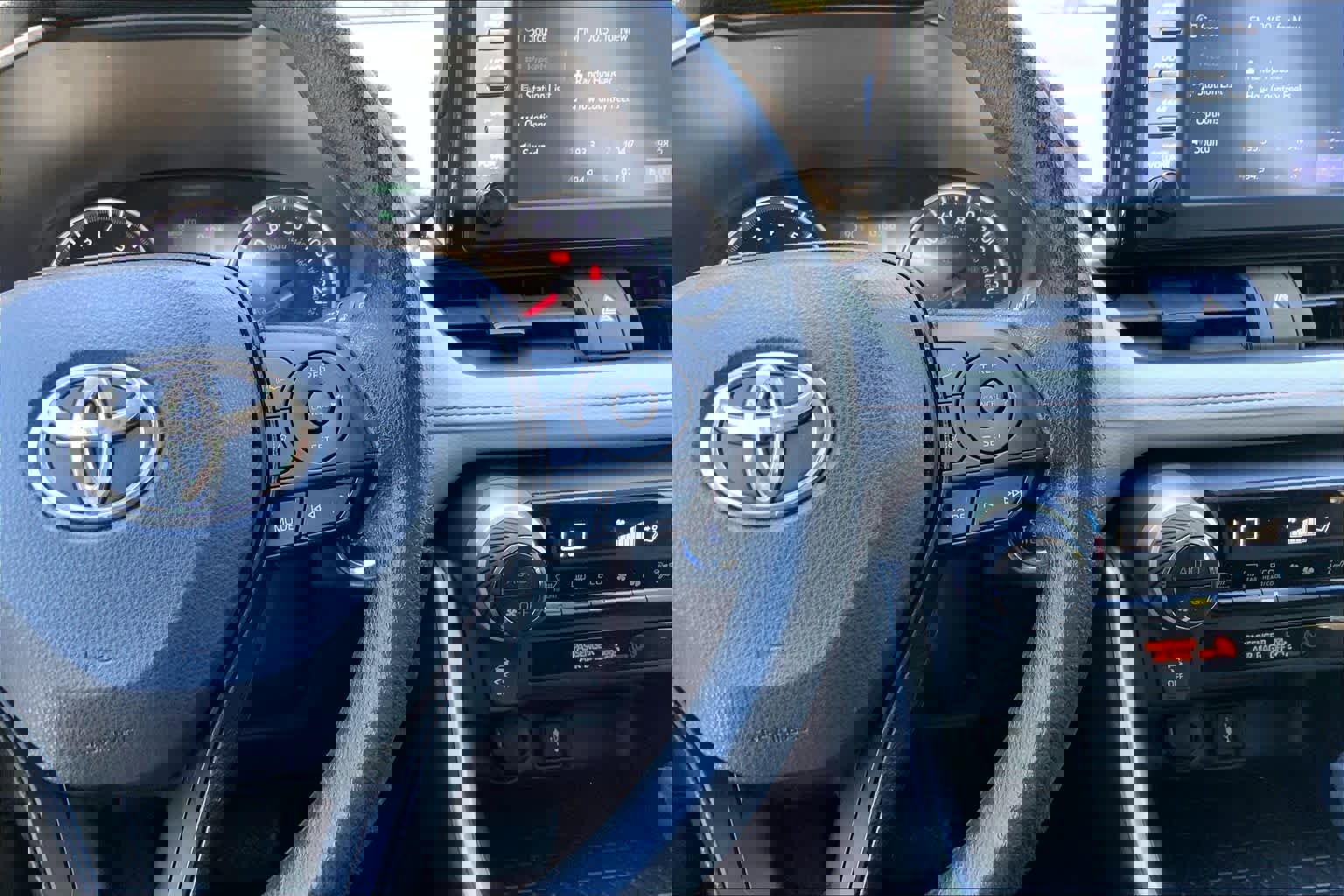 Used 2019 Toyota RAV4 XLE image 25