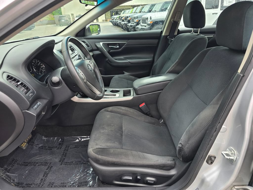 Used 2015 Nissan Altima 2.5 SV FWD image 4