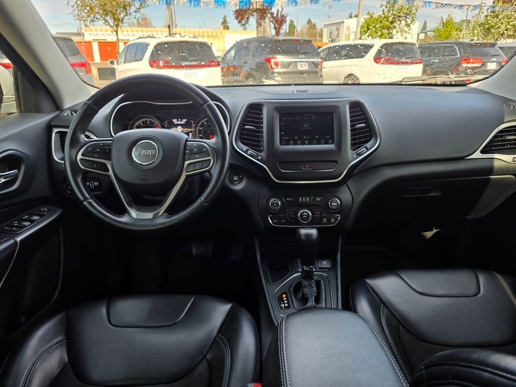 Used 2019 Jeep Cherokee Latitude Plus image 5