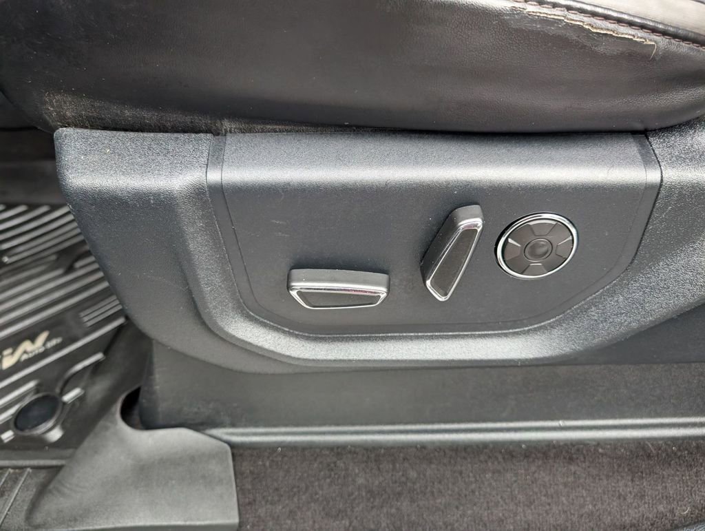 Used 2019 Ford F150 Platinum w/ Equipment Group 701A Luxury image 24