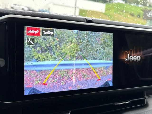 Used 2025 Jeep Gladiator Mojave AWD/4WD image 12