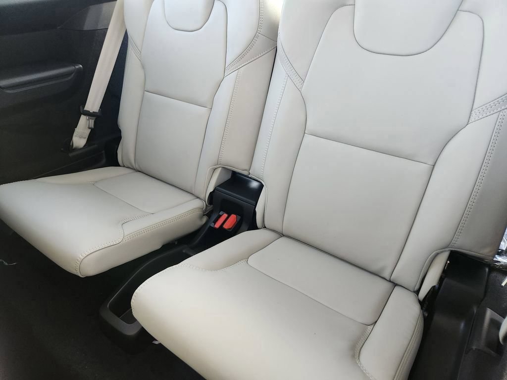 New 2026 Volvo XC90 T8 Ultra w/ Protection Package Premier AWD/4WD image 19