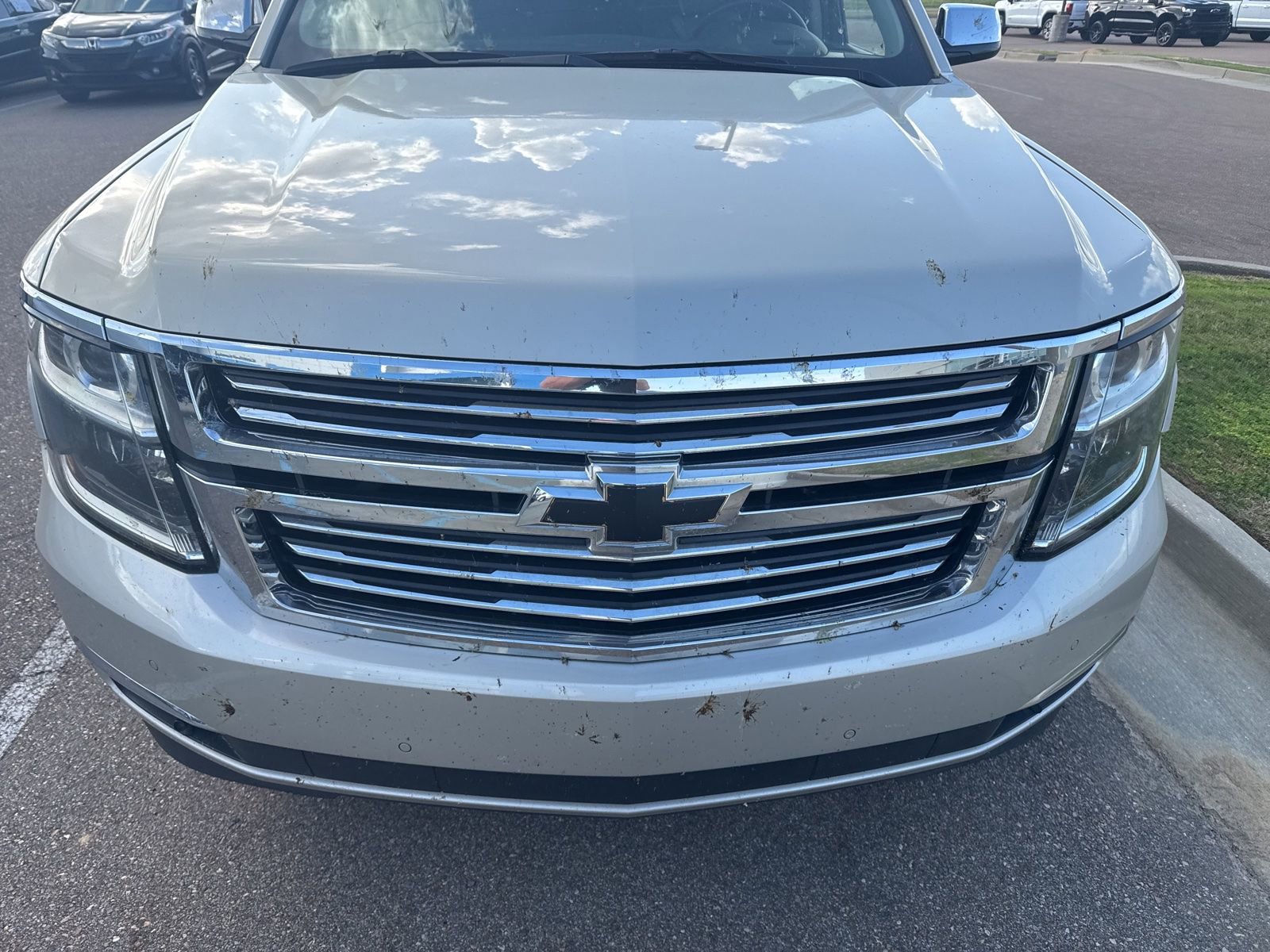 Used 2016 Chevrolet Suburban LTZ image 2