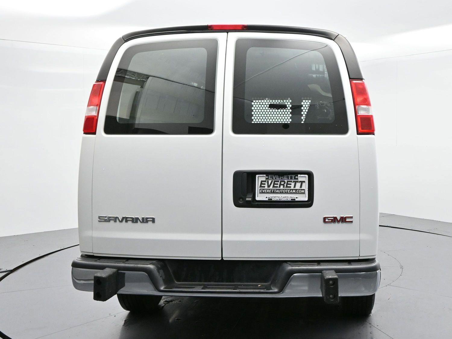 Used 2024 GMC Savana 2500 w/ Driver Convenience Package image 6