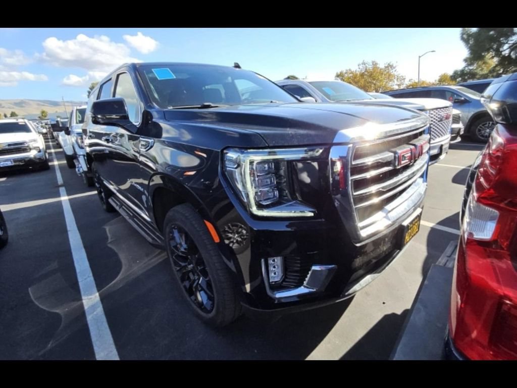 Used 2022 GMC Yukon SLT w/ SLT Premium Package AWD/4WD image 7