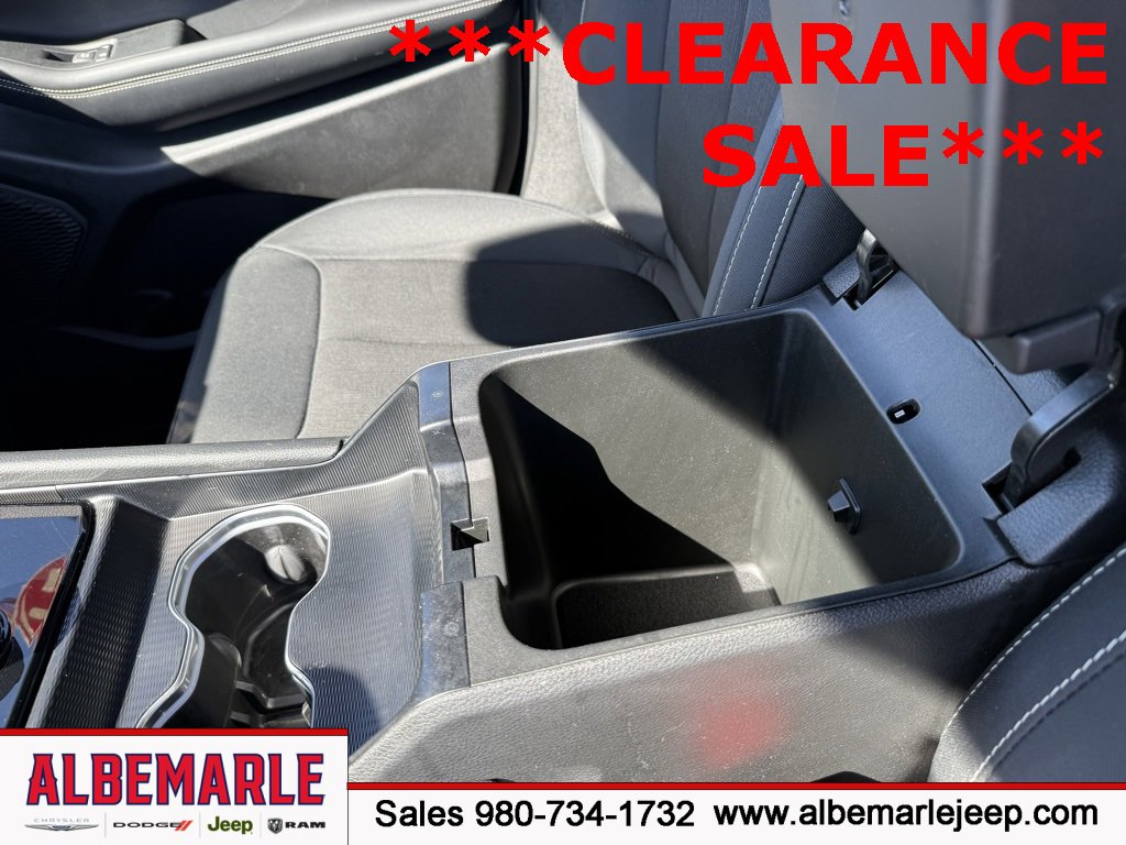 Used 2024 Jeep Grand Cherokee L Laredo w/ Luxury Tech Group I image 27