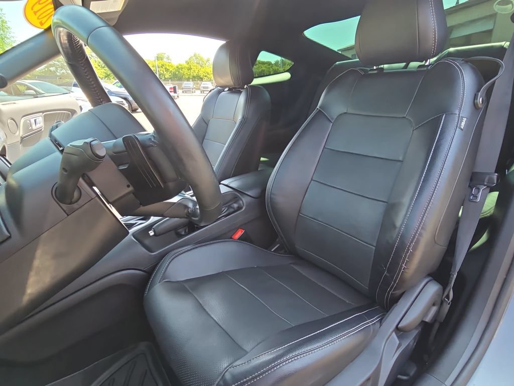 Used 2019 Ford Mustang Premium w/ Ford Safe & Smart Package RWD image 17