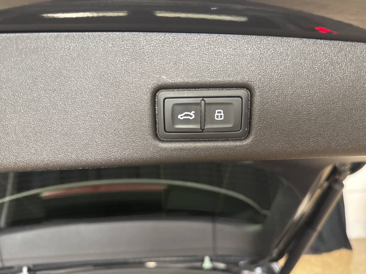 Used 2025 Audi Q5 Premium AWD/4WD image 25