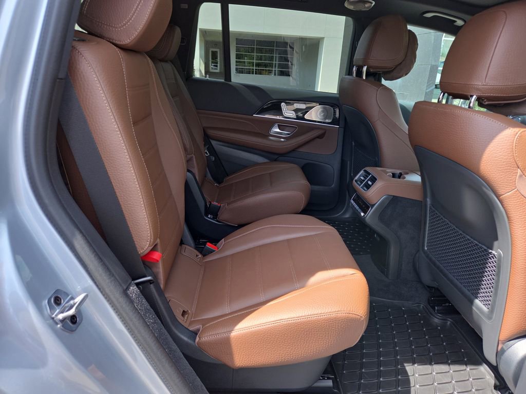 Certified 2026 Mercedes-Benz GLS 450 4MATIC image 16