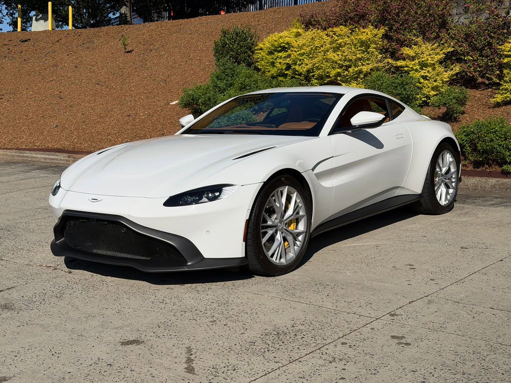 Used 2021 Aston Martin V8 Vantage Coupe image 18