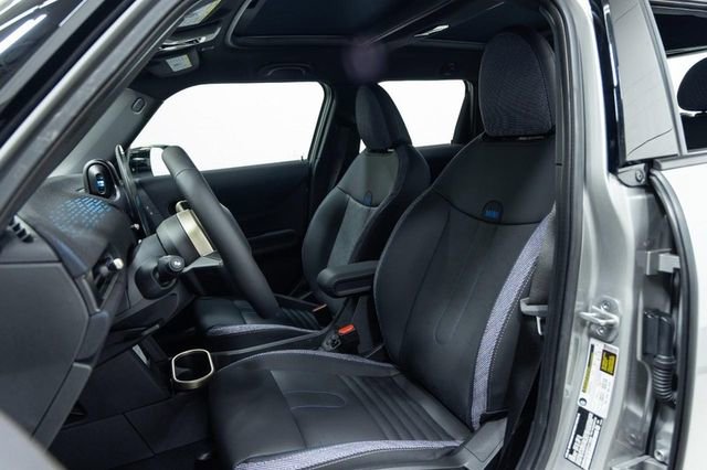 Used 2026 MINI Cooper 4-Door Hardtop FWD image 19