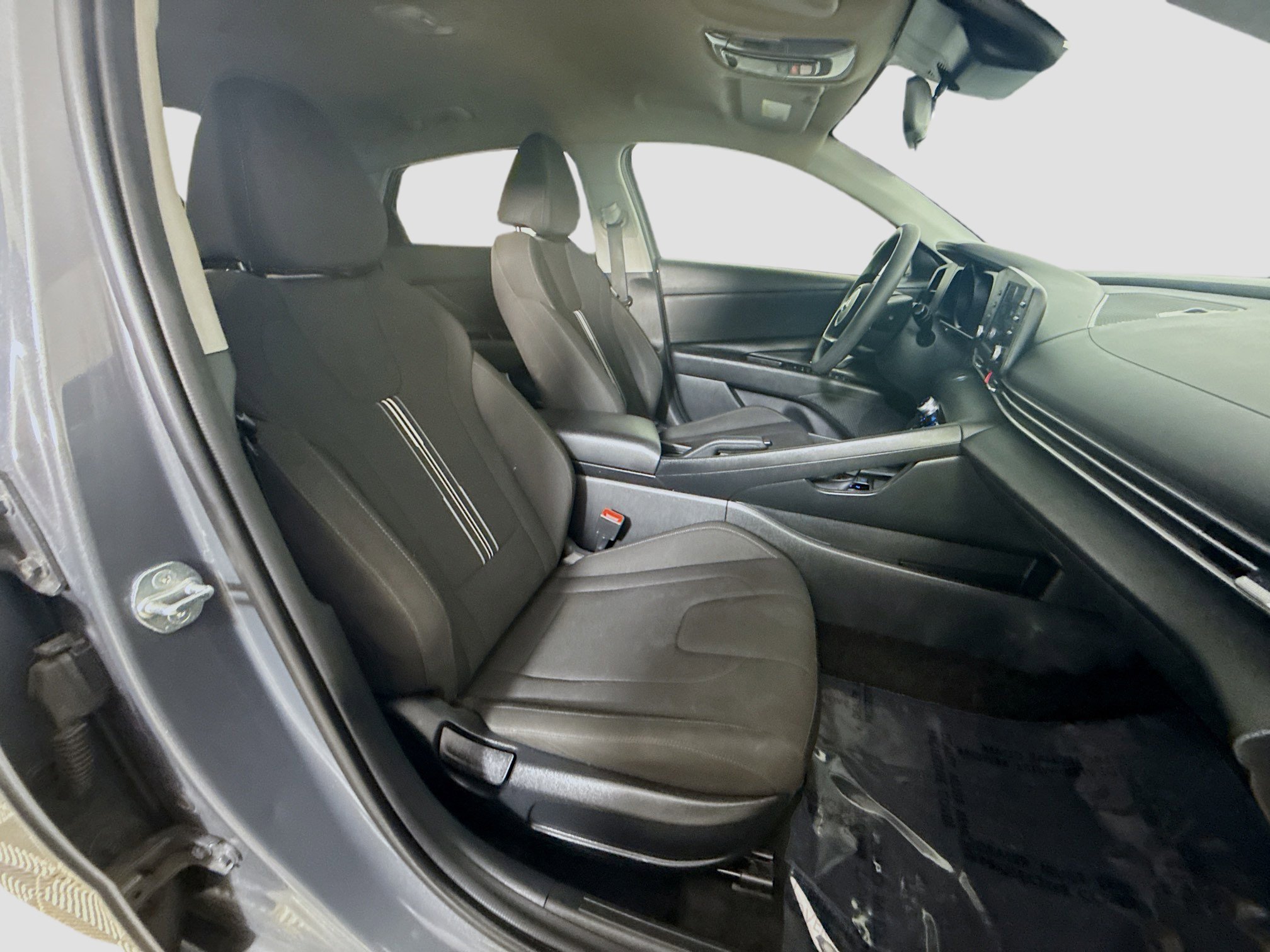 Used 2023 Hyundai Elantra SEL FWD image 29
