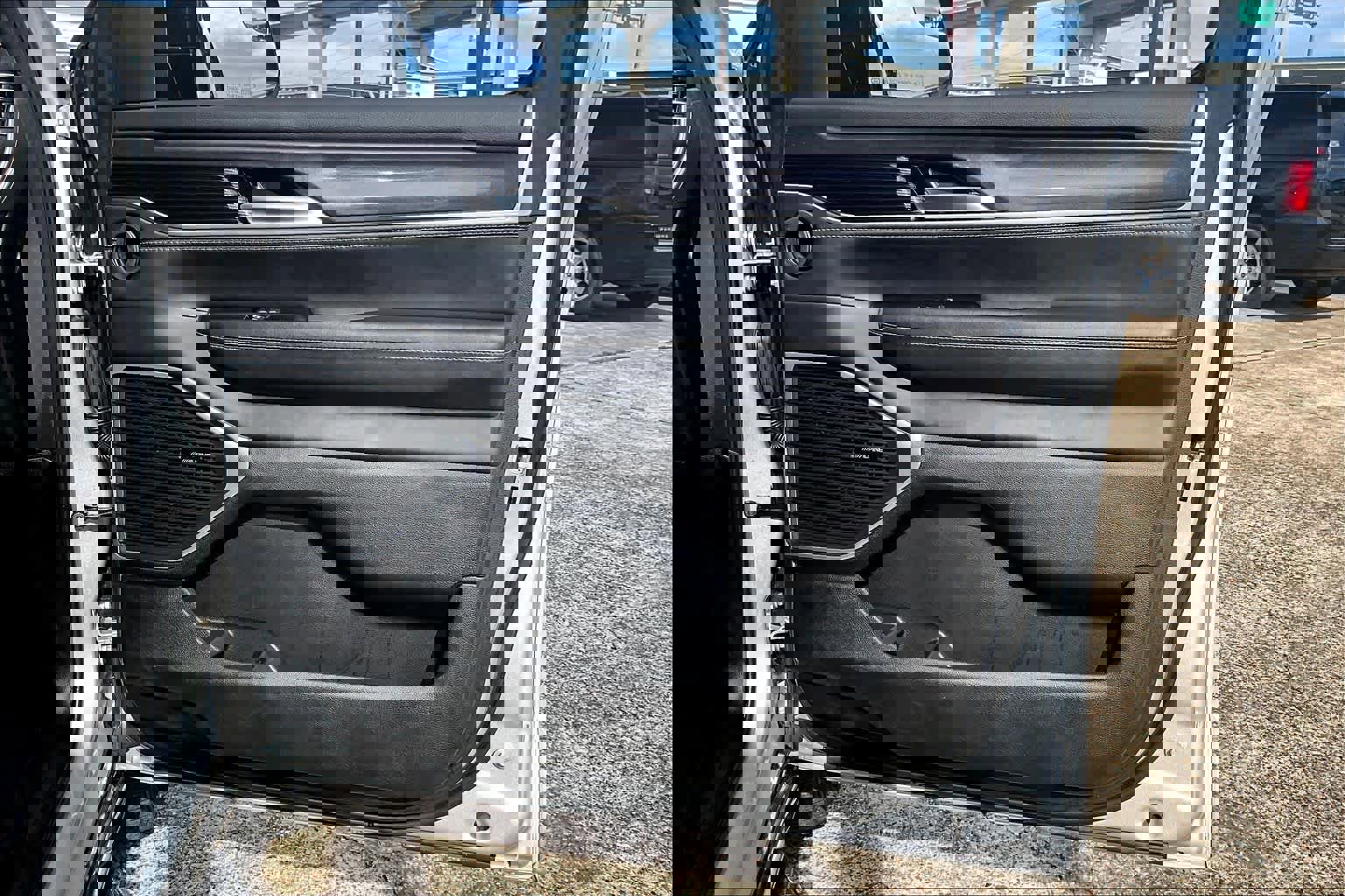 Used 2023 Jeep Wagoneer L 4WD image 19