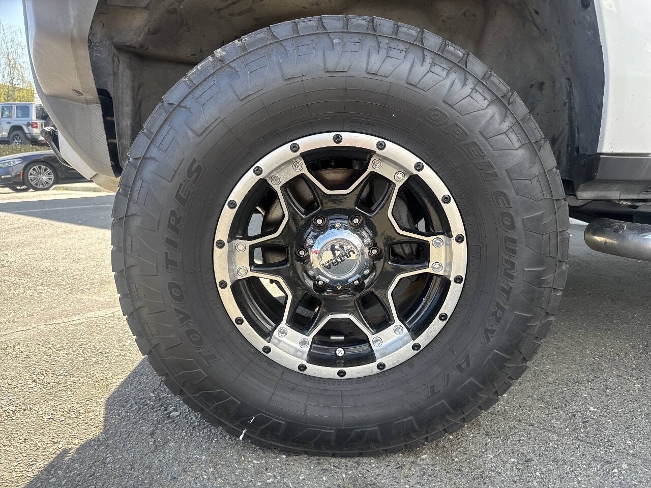 Used 2008 HUMMER H3 AWD/4WD image 2