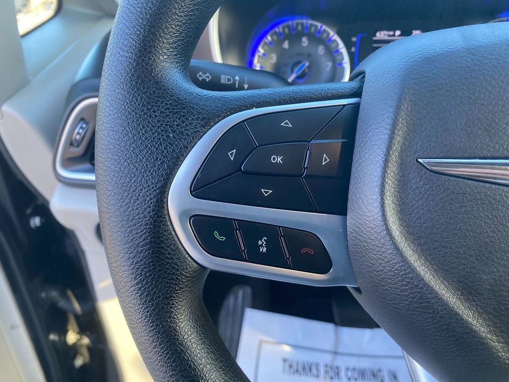 Used 2020 Chrysler Voyager LX image 16