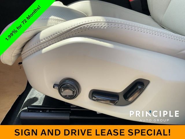 New 2026 Volvo XC60 T8 Ultra w/ Protection Package Premier image 25
