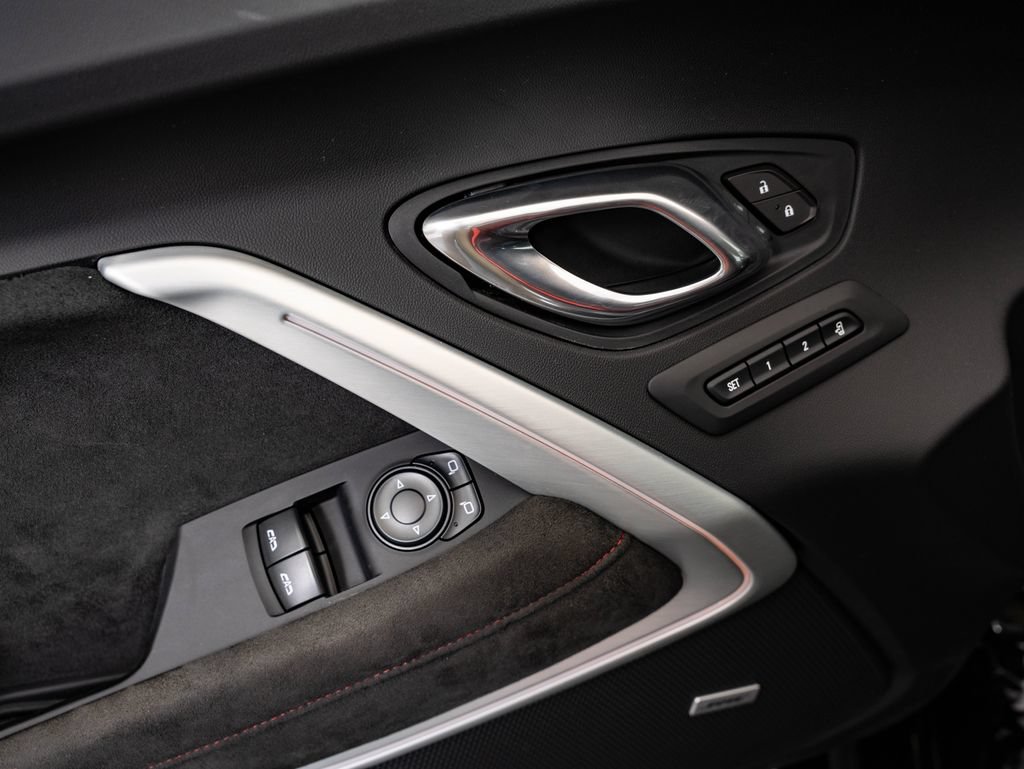 Used 2021 Chevrolet Camaro ZL1 RWD image 23
