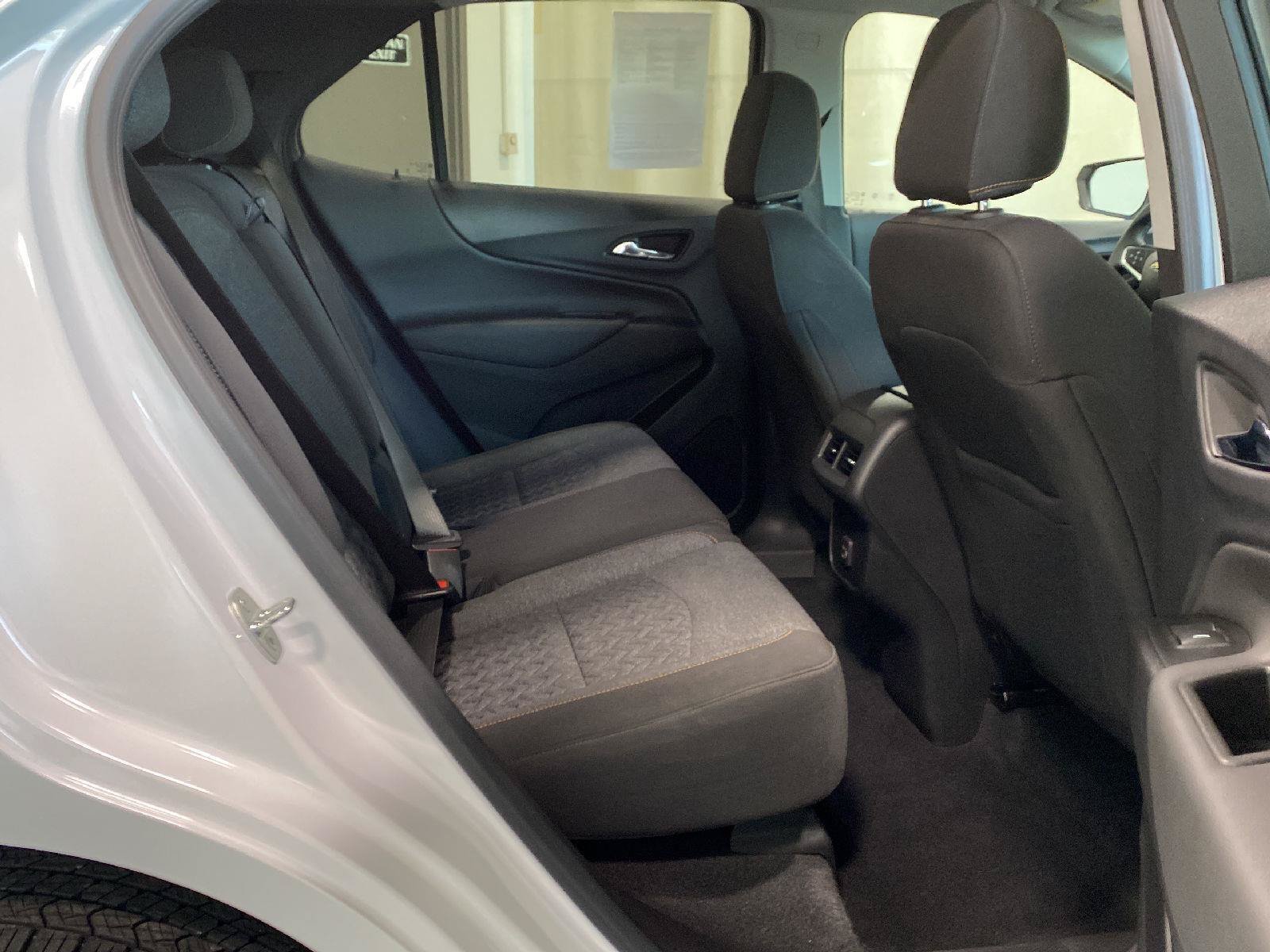 Used 2023 Chevrolet Equinox LT AWD/4WD image 12