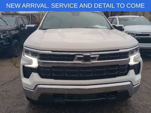 Used 2024 Chevrolet Silverado 1500 LT image 3