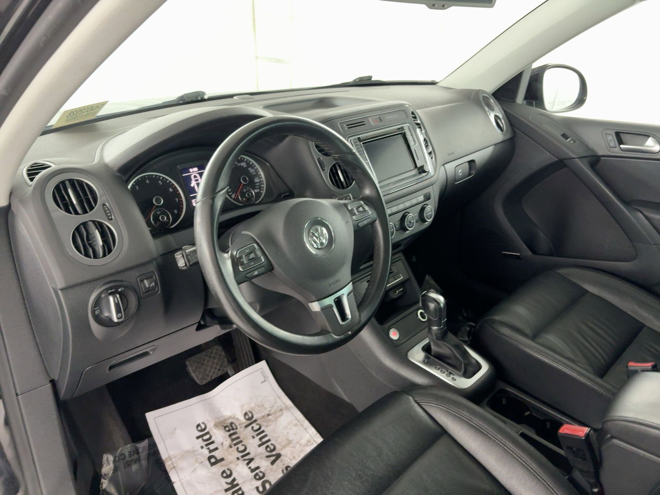Used 2017 Volkswagen Tiguan SEL image 4