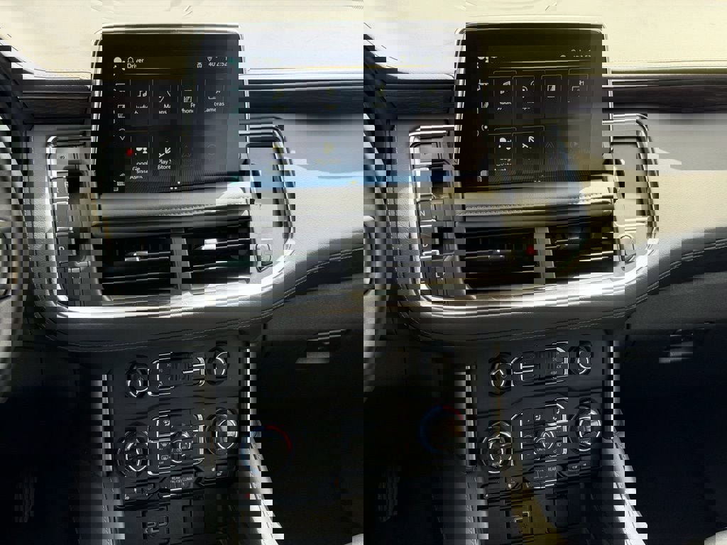 Used 2024 Chevrolet Tahoe LT image 30