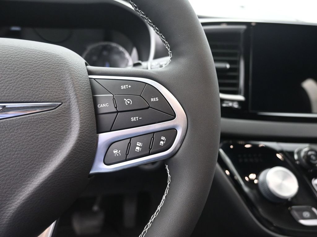 New 2026 Chrysler Voyager LX FWD image 32
