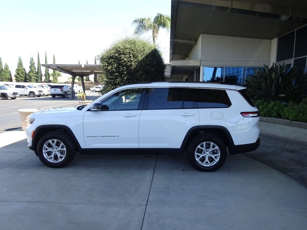 Used 2023 Jeep Grand Cherokee L Limited AWD/4WD image 5