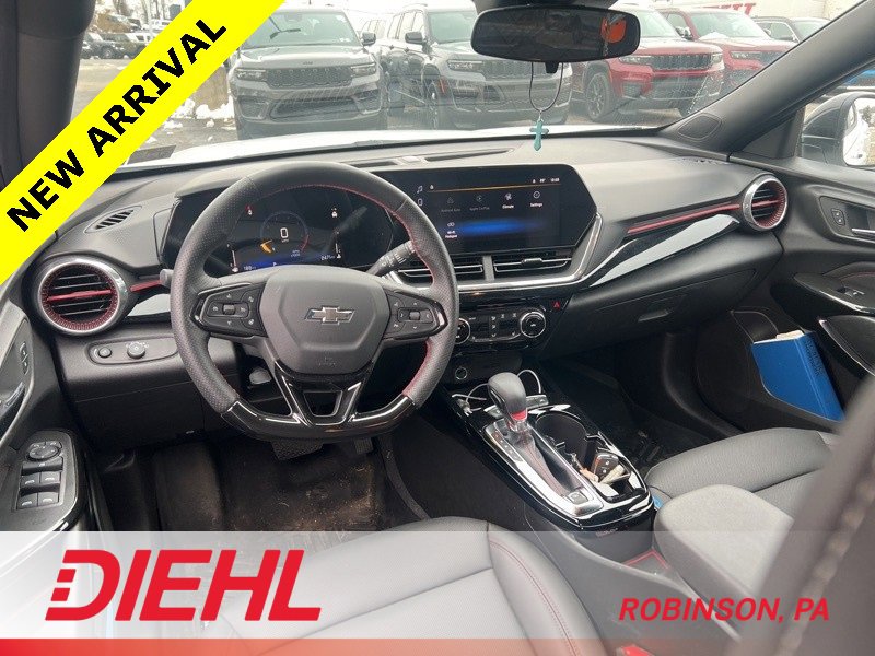 Used 2025 Chevrolet Trax RS image 10