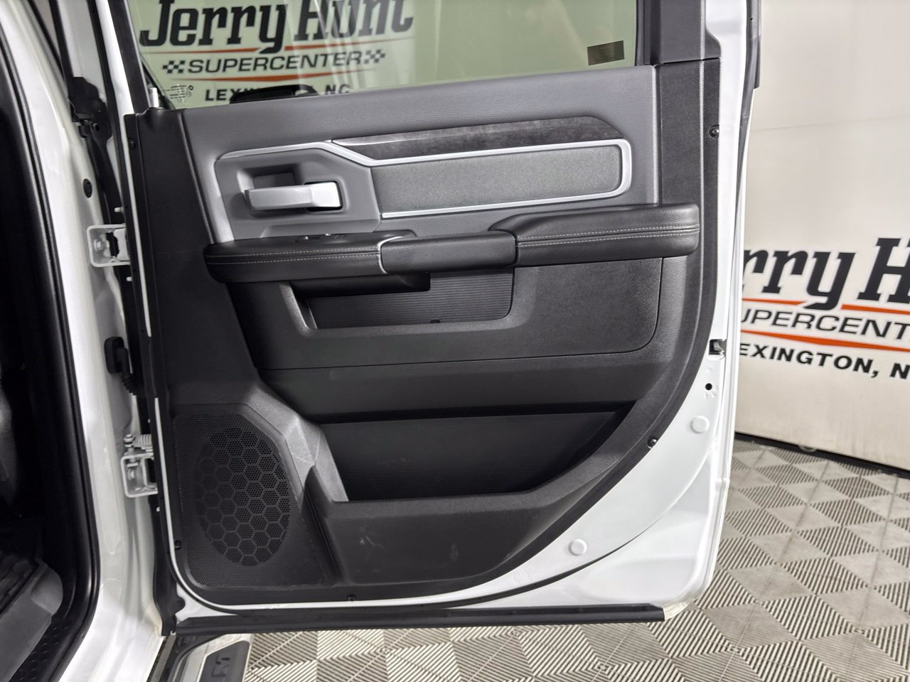 Used 2022 RAM 2500 Big Horn w/ Level A Equipment Group AWD/4WD image 25