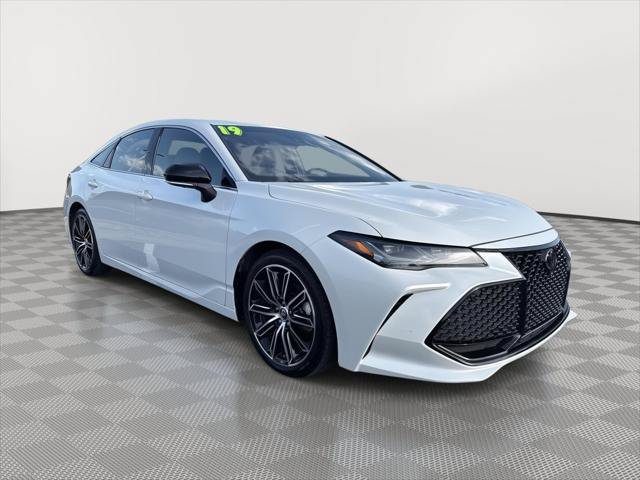 Certified 2019 Toyota Avalon Touring FWD image 1