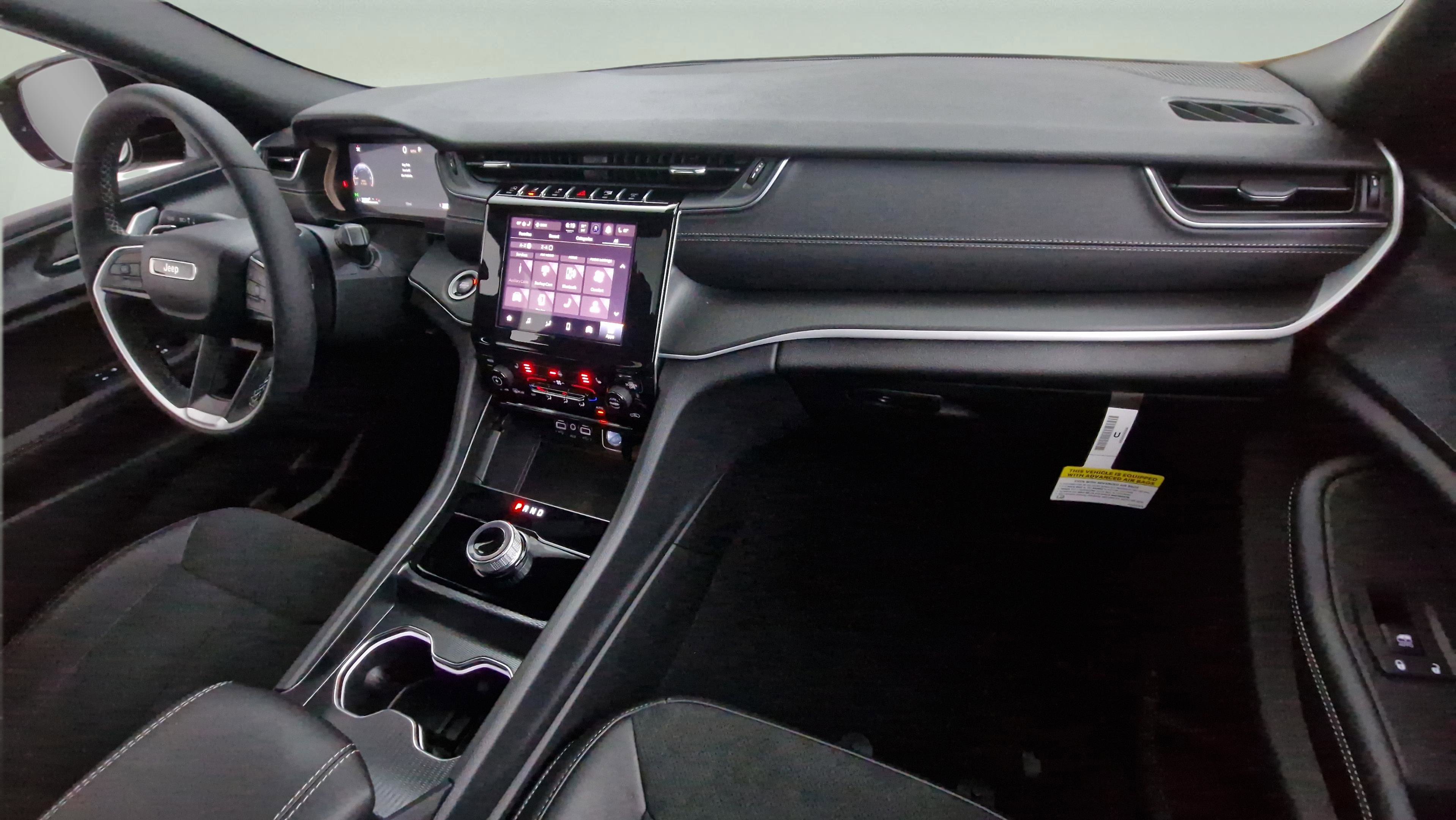 New 2025 Jeep Grand Cherokee L Altitude image 26