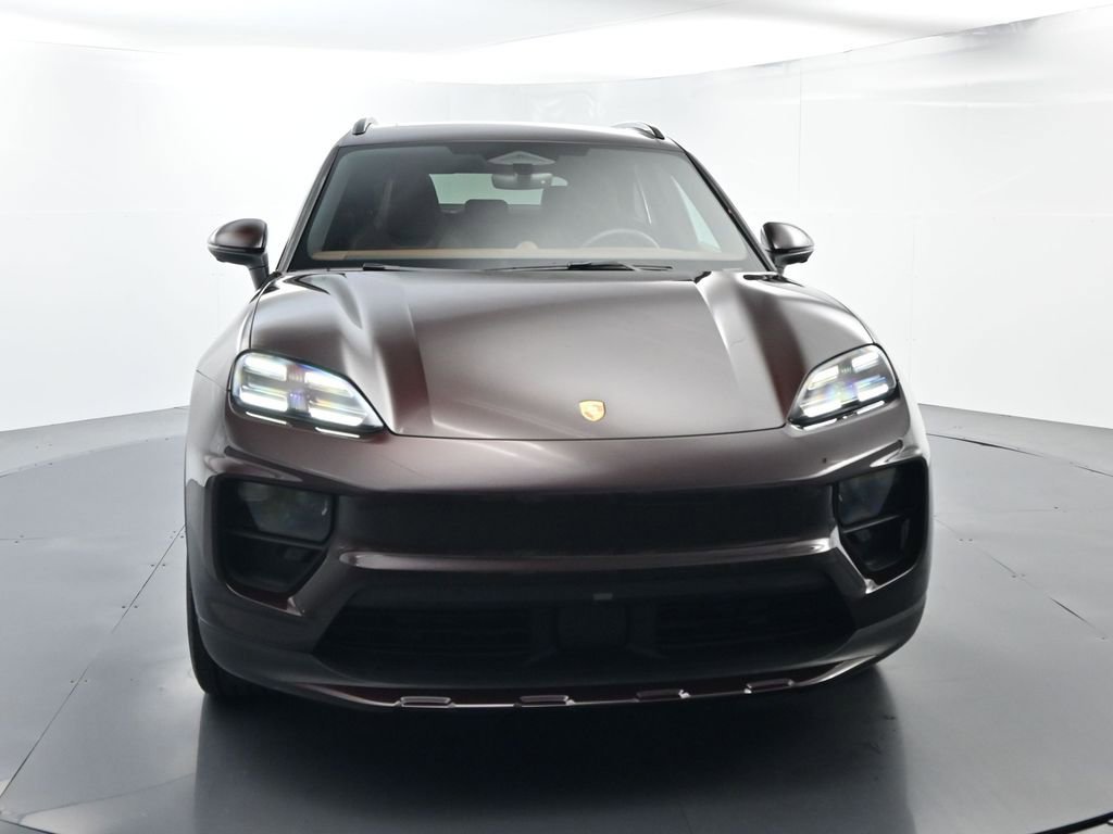 Certified 2025 Porsche Macan 4 Electric image 18
