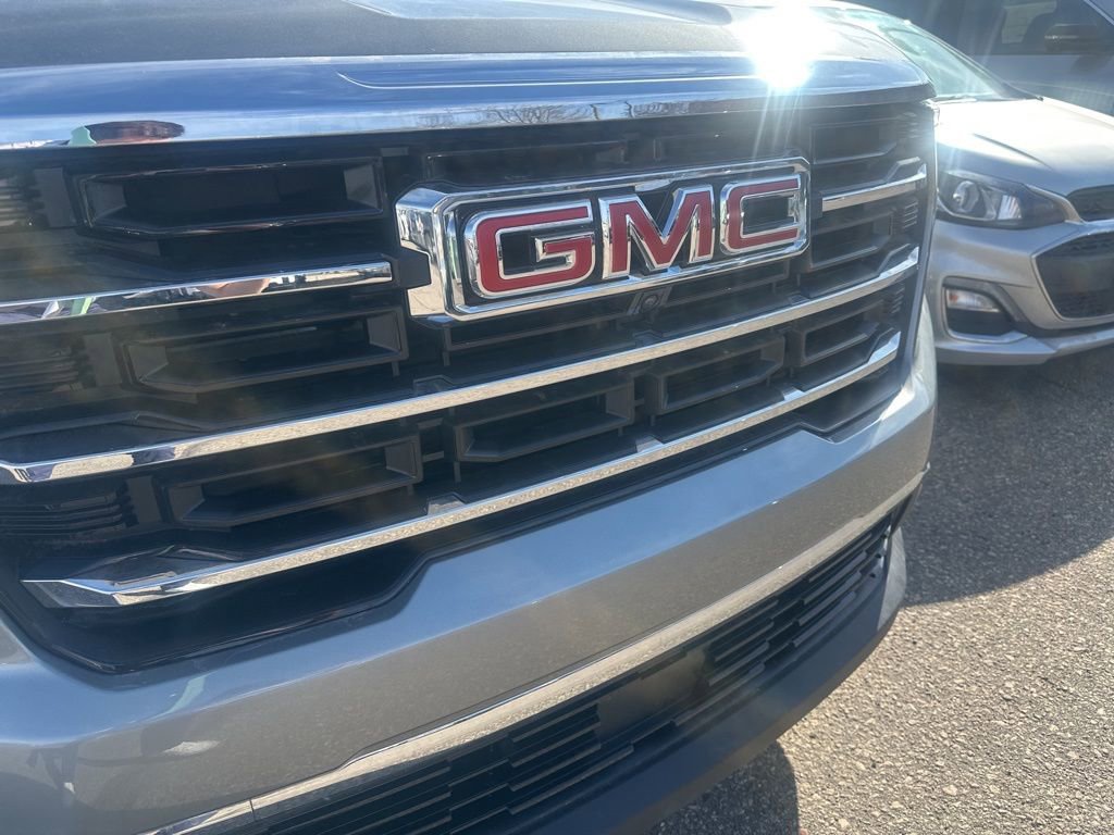 Used 2025 GMC Acadia Elevation image 14