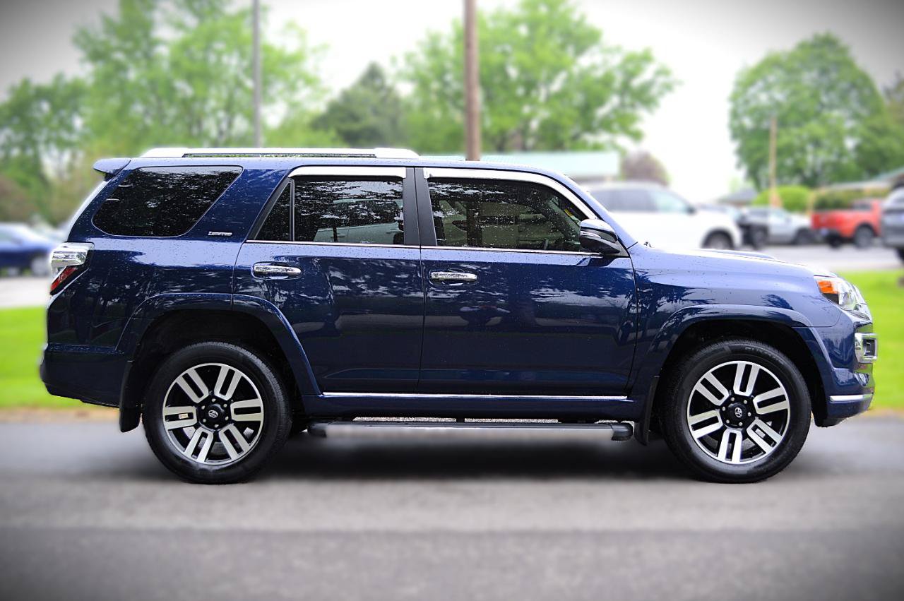 Used 2023 Toyota 4Runner Limited AWD/4WD image 4
