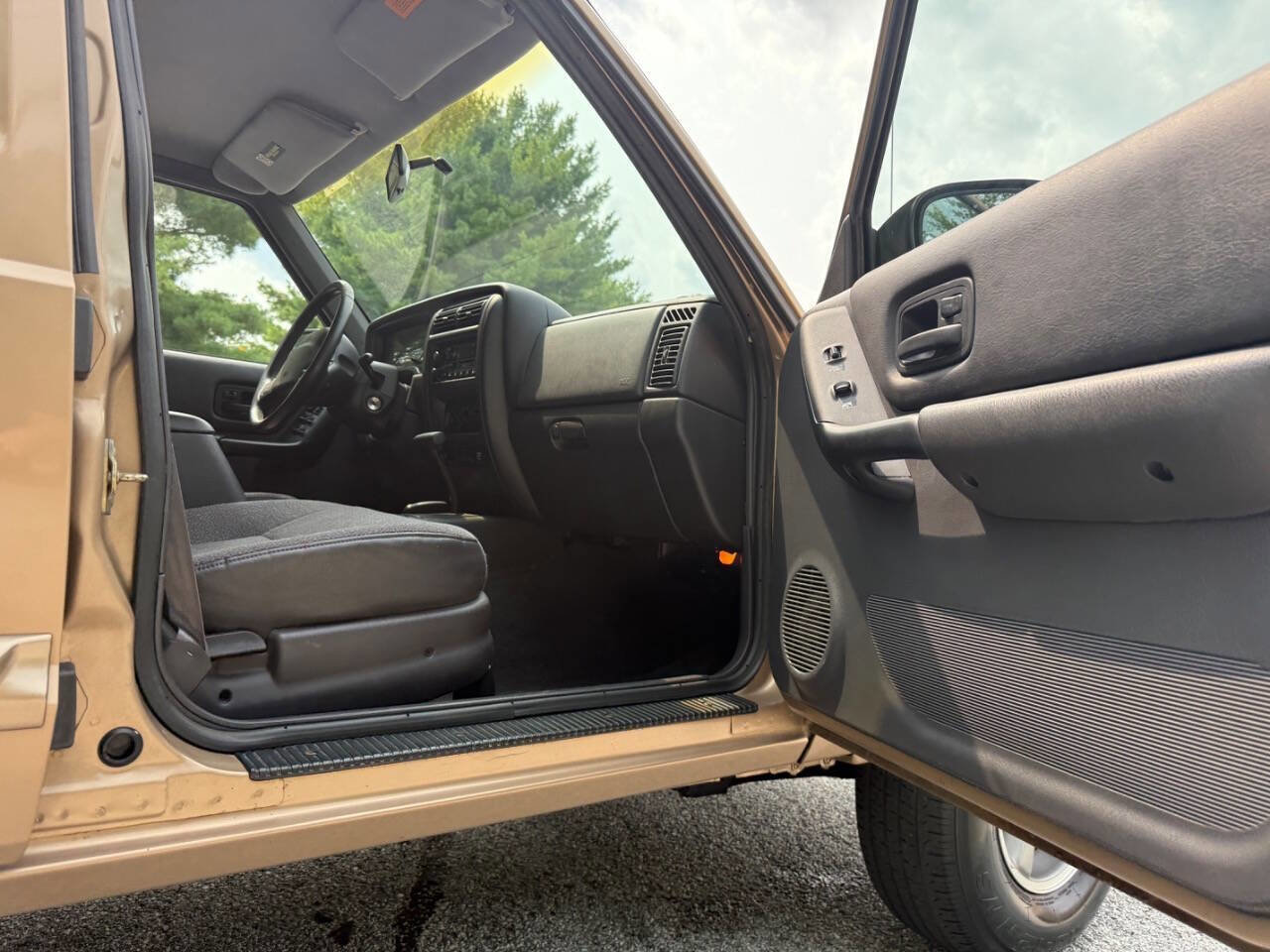 Used 1999 Jeep Cherokee Classic image 75