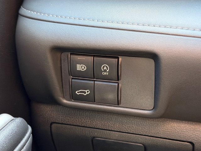Used 2023 Toyota Highlander XLE FWD image 30