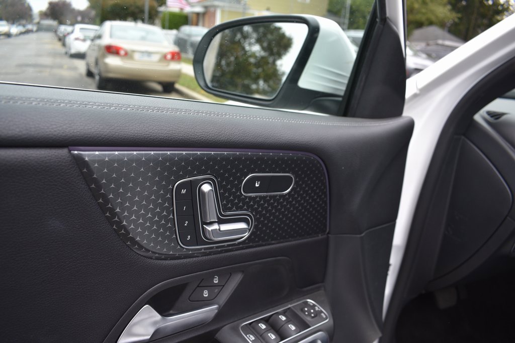 Used 2024 Mercedes-Benz GLB 250 image 13