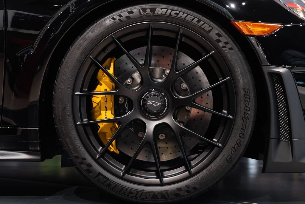 Used 2018 Porsche 911 GT2 RS RWD image 17