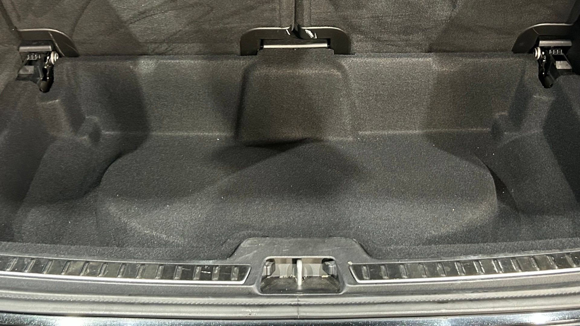 Used 2018 Volvo XC90 T5 Momentum w/ Convenience Package AWD/4WD image 34
