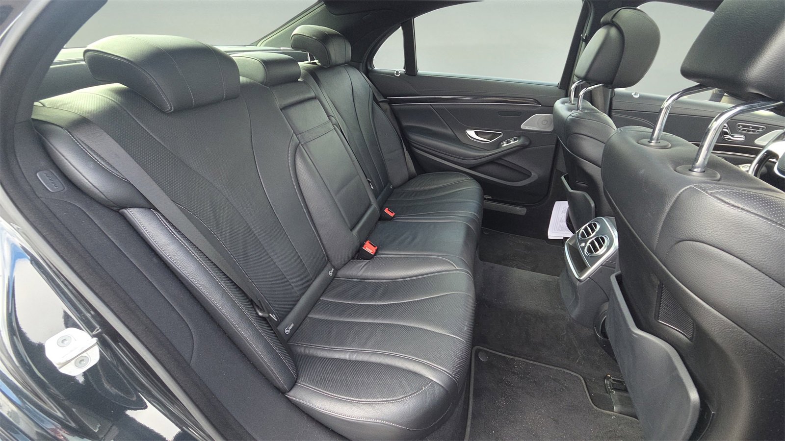 Used 2015 Mercedes-Benz S 550 Sedan w/ Premium 1 Package image 15